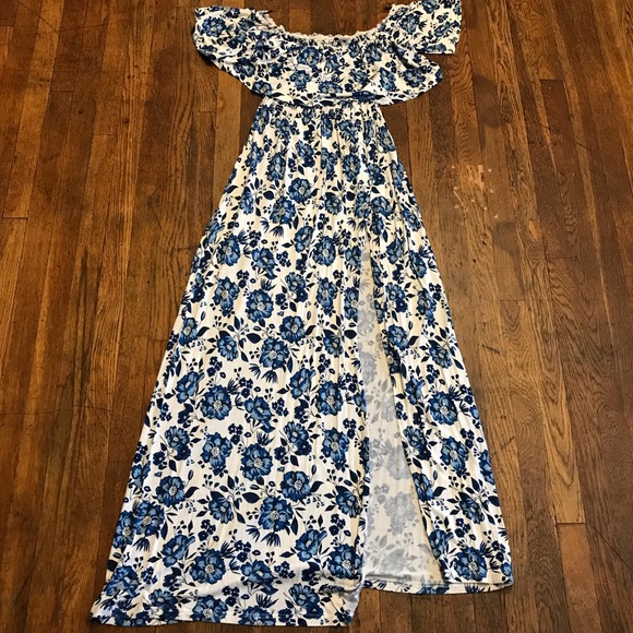 H&M Dresses & Skirts - Off the shoulder maxi dress with side split